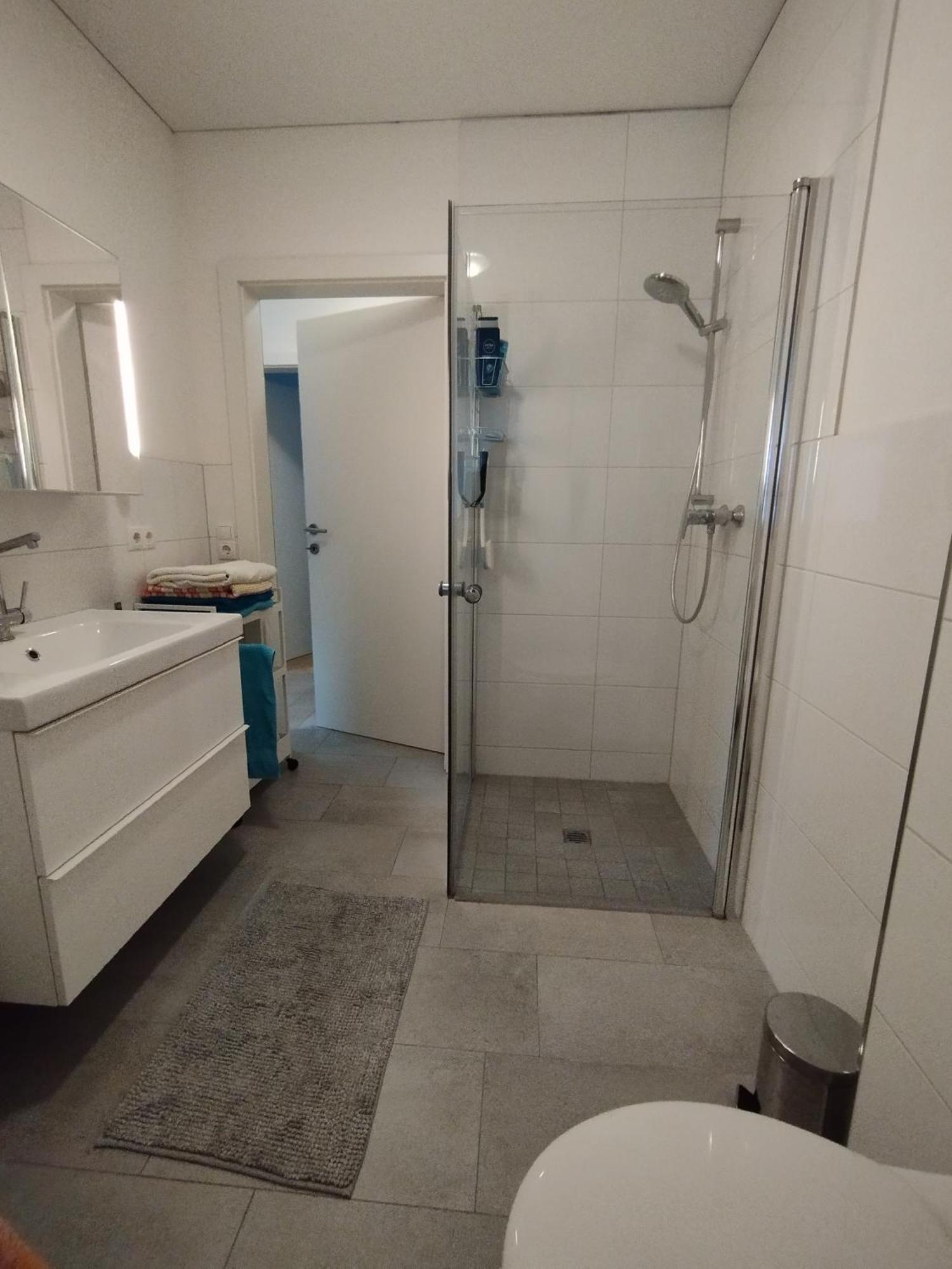 Crown Living Design Apartment - Gratis Parkplatz - Wlan - Kueche - Self Check-In Altach Exterior photo